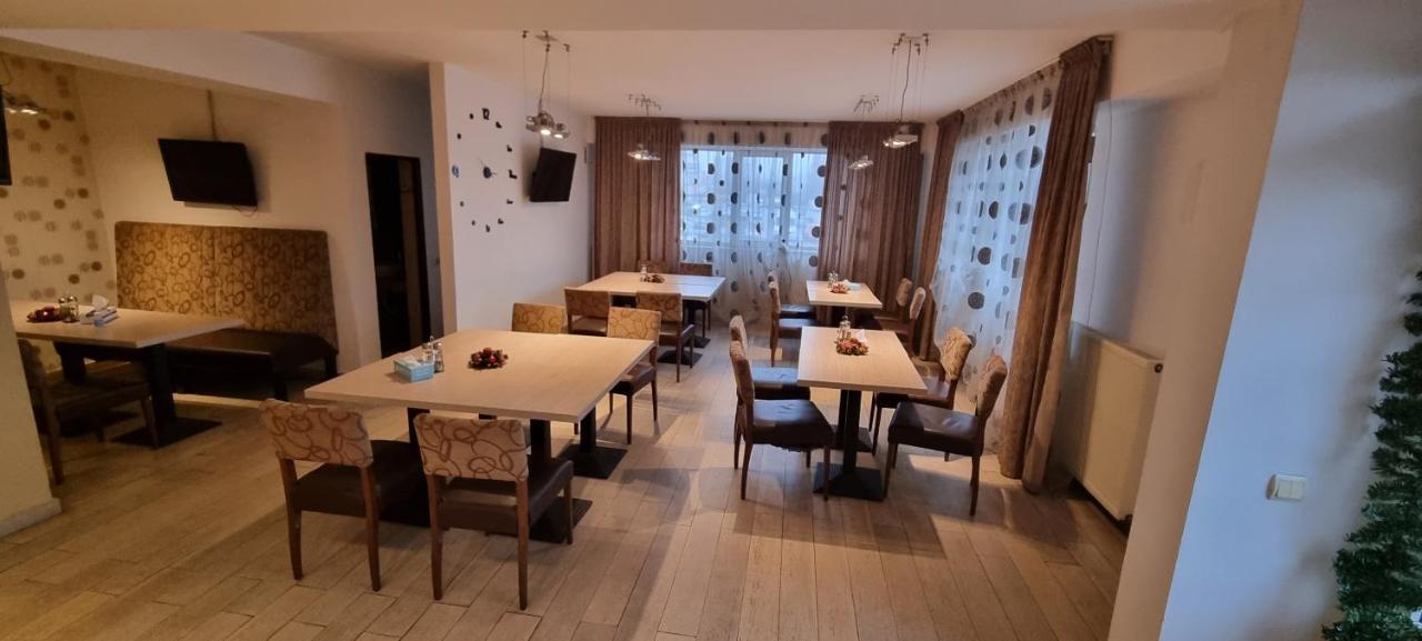 Albergue Casablanca Craiova Exterior foto